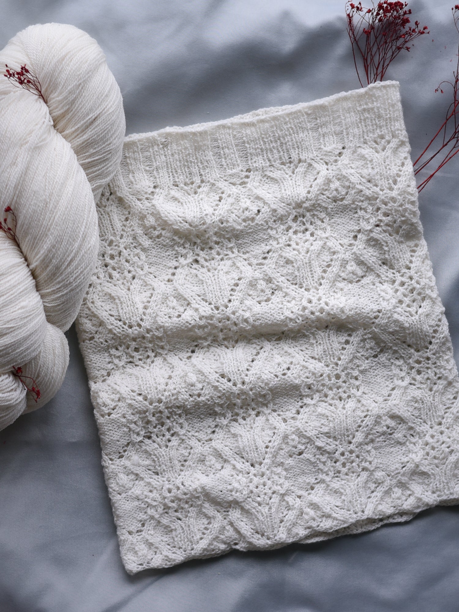 Whitethistle Neckwarmer <br/><small>knitting pattern</small>